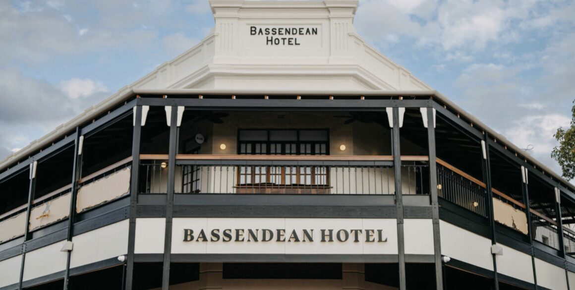 The outside of the Bassendean Hotel
